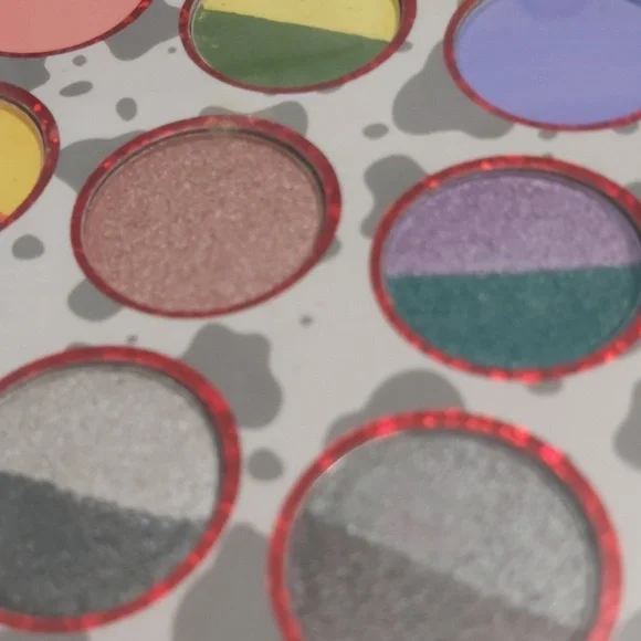 Eyeshadow - Picture 8 of 8